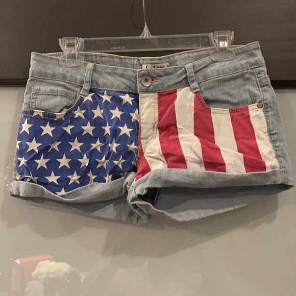 lei Pants - L.e.i denim flag shorts